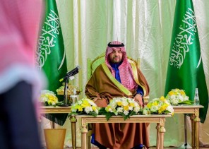 أمير منطقة الحدود الشمالية يتفقد محافظة العويقيلة