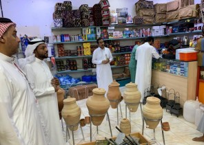 بالصور…ضبط وافد ييبع “التبغ” ضمن لوازم الرحلات في الرياض