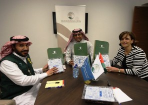 مركز الملك سلمان للإغاثة يسلم التمور لبرنامج الغذاء العالمي في الأردن