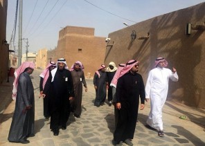 مدير عام هيئة السياحة والتراث الوطني بحائل يزور محافظة الحائط