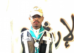 كشاف يجمع مواطناً وأمه في «منى» بعد انقطاع 7 سنوات