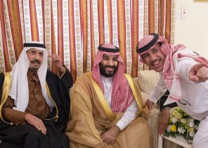 هذه قصة “الصورة الباسمة” لولي العهد مع مواطن بحائل