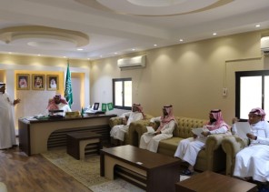 محافظ الداير يرأس الاجتماع التحضيري للمعرض التوعوي “واعي”