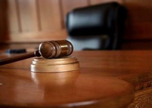 جدة: حبس سيدة شتمت ابنة عمها عبر تطبيق “واتساب”