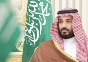 شاهد.. ولي العهد للشيخ صالح الفوزان: أنت والد لي يا شيخ