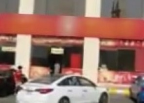 خالد الفيصل يوجه بإغلاق مطعم يستقبل المجاهرين بالإفطار ويأمر بالتحقيق مع مالكه والعاملين فيه