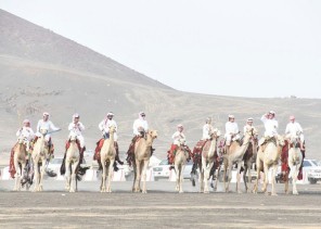 خلال أسبوعه الأول من داخل المدينة وخارجها أكثر من 100 ألف زائر لمهرجان الجبل الأبيض