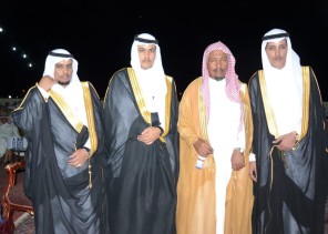 بالصور .. أبناء الشيخ عايض بن شويلع معرف قرية الخين  يحتفلون بزواجهم: