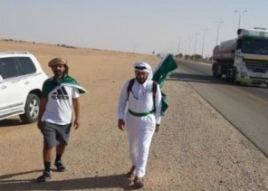صور.. رحالان في رحلة سيرا على الأقدام من نجران إلى الرياض للتهنئة باليوم الوطني