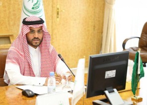 سمو الأمير فيصل بن فهد بن مقرن يلتقي مدير المدينة الصناعية بـ حائل وملاك المصانع.