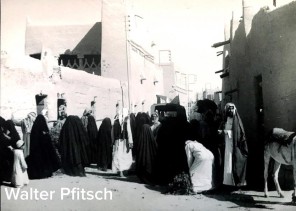 سعودية تحصل على صور نادرة لمدينة بريدة من مهندس ألماني عمل بالمملكة قبل 55 عاماً