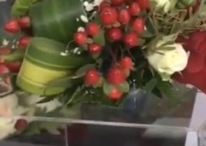 شاهد بالفيديو: هدية من فتاة لأبيها تثير تفاعل نشطاء التواصل