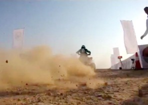 بالصور .. محافظ العلا ورئيس اتحاد السيارات والدراجات يزوران أول متسابق يتعرض لإصابة في رالي العلا نيوم