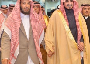 أمير مكة بالنيابة يزور الشيخ الشثري في منزله (صور)