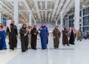 سمو الأمير فيصل بن خالد بن سلطان يتفقد مشروع تطوير مطار عرعر