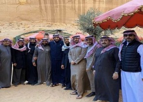 بالصور .. ولي العهد برفقة عدد من الأمراء والوزراء في مطعم أنابلز بـ ‎”العلا”