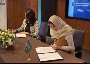أكاديمية لندن الدولية للبروتوكول والإتيكيت (IEPAL) توقع اتفاقية شراكة مع شركة سمت السعودية لنشر المبادئ العالمية في مجال التشريفات والإتيكيت في دول الشرق الأوسط