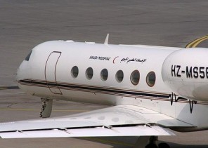 طائرة الإخلاء الطبي تنقل مدير دوريات الأمن بالمدينة إلى الرياض