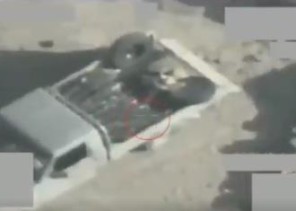 شاهد.. مقاتلات التحالف تستهدف عناصر من مليشيا الحوثي الإرهابية في جبهة نهم