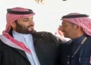 بالفيديو: “بندر الخريف” .. ولي العهد سألني في “فورميلا إي” .. شماغك وين مصنوع؟
