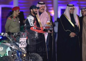 أمير منطقة حائل يشيد بالأمن العام في رالي حائل نيسان الدولي ٢٠٢٠ تنظيماً ومشاركة خلال التتويج بألقاب المراكز المتقدمة