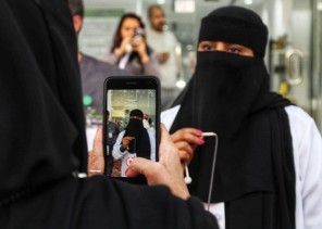 لقاء خاص مع “وضحى الهاجري” .. احساسي بمعاناة المريض قادني للعمل في المجال الطبي