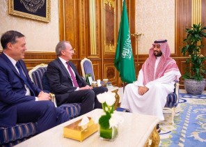 ولي العهد يلتقي رئيس مجلس إدارة بنك مورغان ستانلي “جيمس غورمان”