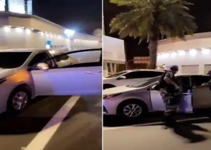 بالفيديو: رجال الأمن يوقفون قائد مركبة لحظة محاولته الهرب بسيارة بدون لوحات