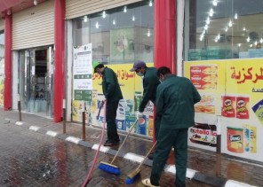 شاهد بلدية الحائط تكثف من جهودها في تعقيم الشوارع والاماكن الحيوية .