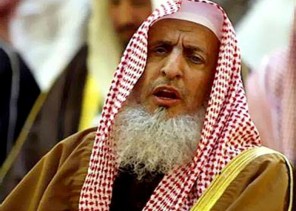 مفتي المملكة يعلق على قرار إغلاق المساجد بسبب “كورونا”.. ويوجه نصيحة – فيديو