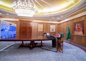 مجلس الوزراء يعقد جلسته عبر الاتصال المرئي .. ويصدر عددًا من القرارات والترقيات