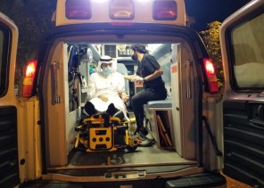 محافظ أملج يتقدم المبادرين للـتبرع بحملة تبرع بدون تجمع