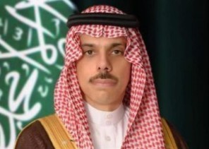 وزير الخارجية يتلقى اتصالاً من نظيرته أستراليا