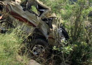 حادث انقلاب مركبة على امتداد طريق السلماني بمحافظة فيفا  ينتج عنه إصابتين