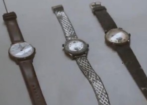 باحث يكشف بدايات دخول الساعات إلى المملكة.. وهذه قصة ساعات “أم صليب” (فيديو)