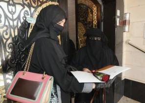 جمعية أم القرى تواصل أعمالها الخيرية في تقديم الشقق السكنية للأسر التي ترعاها