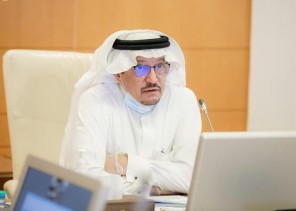 وزير التعليم يرأس اجتماعاً لمراجعة المناهج وتطويرها