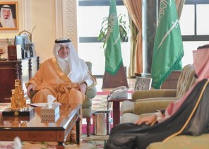 أمير تبوك يستقبل مدير صندوق التنمية العقارية