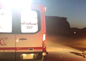 الهلال الأحمر بتبوك يباشر حادث تصادم على طريق شرما