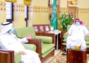 وكيل إمارة الرياض يستقبل مدير عام الشؤون الصحية بالمنطقة