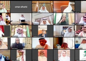 وزير الإعلام المكلف يجتمع بمسؤولي القنوات التلفزيونية والإذاعية الخاصة بالمملكة .