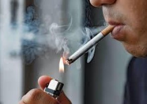هل المدخن المصاب بكرونا ينشر فيروس كورونا أكثر  من غيره؟ .. الصحة تجيب