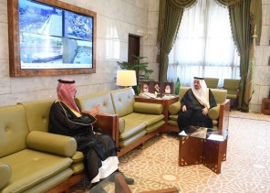سمو أمير منطقة الرياض يستقبل مدير معهد الإدارة العامة