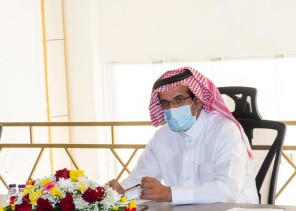 بلدي تبوك يطلع على مشاريع درء أخطار السيول وتصريف مياه الأمطار