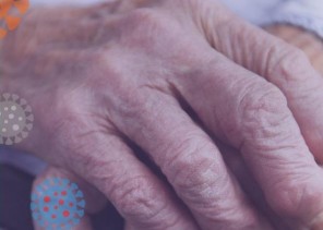 الصحة تكشف عن نسبة الخطورة للمصابين بكورونا من كبار السن وأصحاب الأمراض المزمنة