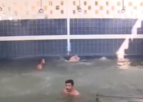 بالفيديو: مواطن بوادي الدواسر يحول بئر ارتوازية إلى استشفائية ويتوافد عليه الزوار من الداخل والخارج