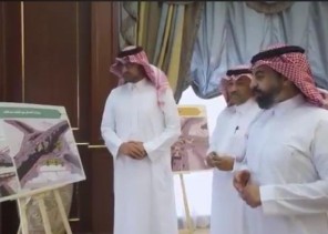 نائب أمير منطقة المدينة المنورة يستعرض عدداً من مشاريع الجسور والتقاطعات بالمدينة