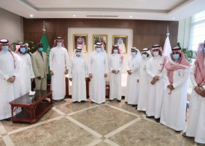 “الفضلي” يكرِّم الباحثين في مركز إنتاج وتقييم اللقاحات البيطرية لتسجيلهم براءة اختراع في سبق علمي عالمي