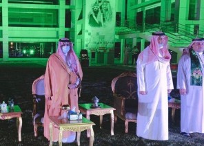 وسط تطبيق الإجراءات الاحترازية .. أهالي المدينة يحتفلون باليوم الوطني الـ 90