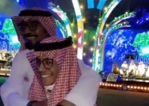 بالفيديو: رابج صقر يسدل الستار عن السؤال الذي يلاحقه ويكشف عن “الصقر الذي ربحه”